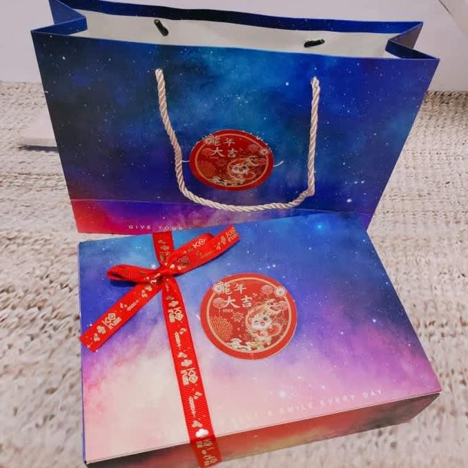 

CR - Giftbox Imlek Dragon GALAXY - Kotak Hampers Imlek Naga CNY GB023 TERLARIS