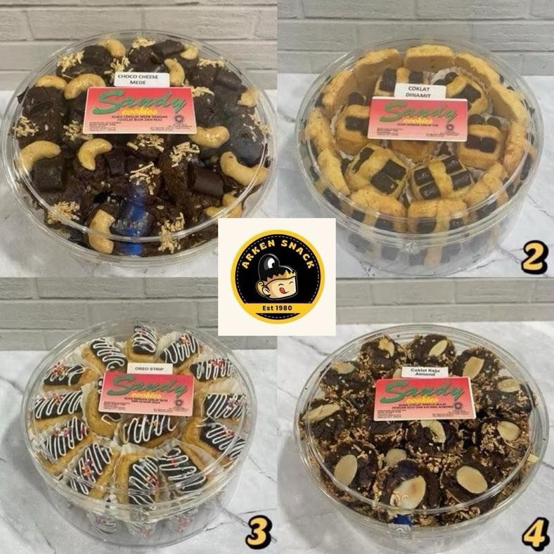 

SANDY COOKIES SPECIAL / SPESIAL (MERAH) ARKEN SNACK TOPLES TIN SEDANG (EXP PANJANG 2025) NASTAR / KASTENGEL / SAGU KEJU / MEDE KEJU DONUT / KEJU CRISPY / COKLAT DINAMIT / CHOCO CHEESE MEDE / MEDE KEJU SPESIAL / KUE JAKARTA IMLEK LEBARAN IDUL FITRI)