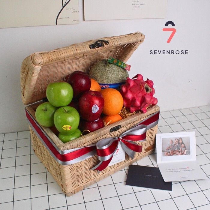 

Nameless Fruit Hampers / Parcel Buah Rotan