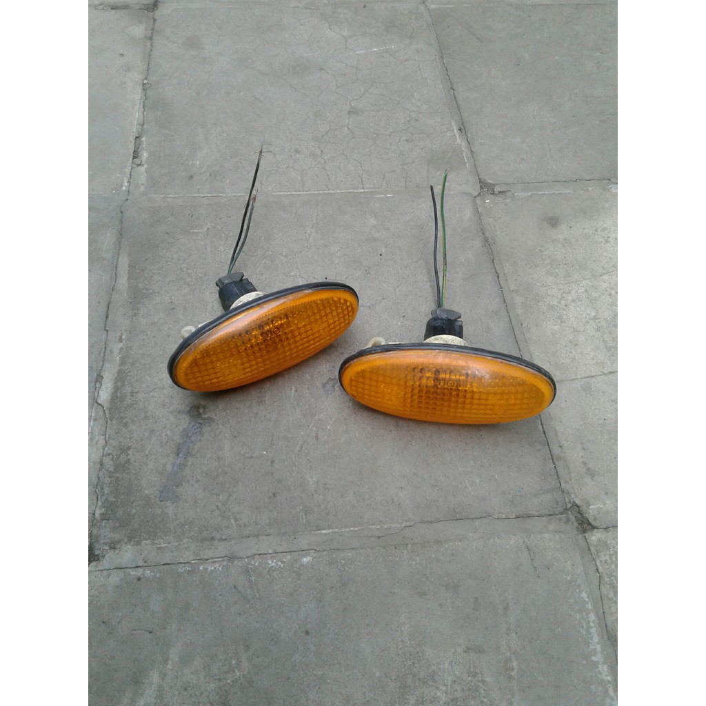 lampu.sein fender nissan serena c23