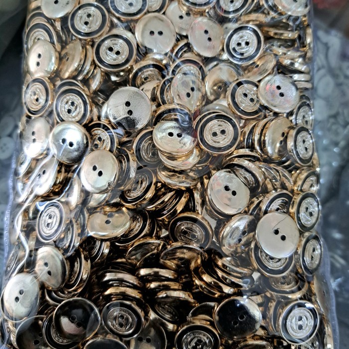 TERLARIS kancing baju emas datar list hitam diameter 15 mm isi 720