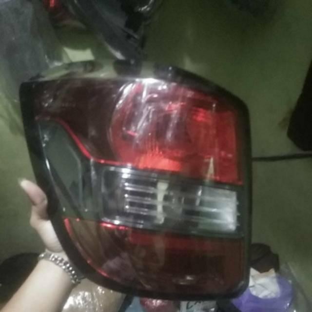 Stoplamp Lampu Belakang Chevrolet Spin Active Hitam