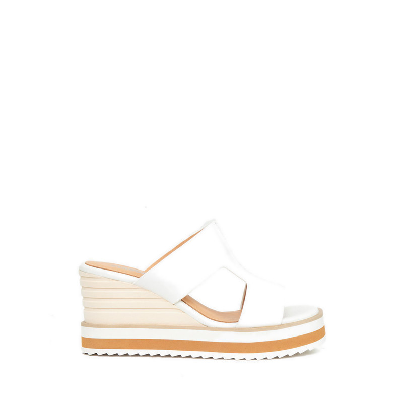 Staccato 232-2-WHT Wedges - Apricot