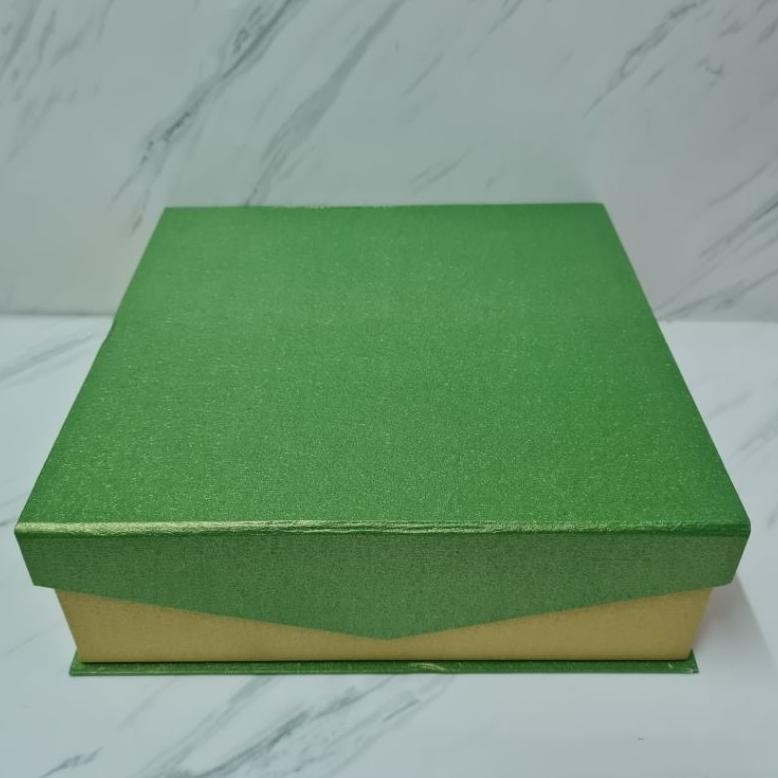 

BR - Box MD Magnet kotak kue lapis 22x22x8cm / hamper Lebaran Imlek Natal TERLARIS