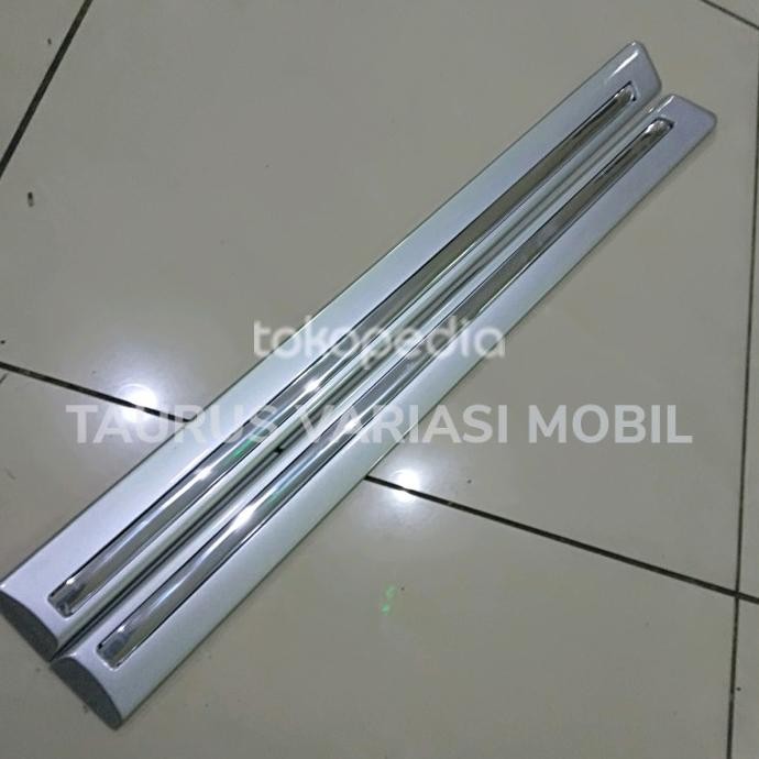 List lis body bodi samping mobil Avanza / Xenia 2004 sampai 2011