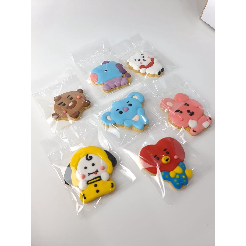 

BTS cookies BT21 RJ Sugar Cookies / Decorated Cookies / Kukis Hias 1 set isi 7 cookies