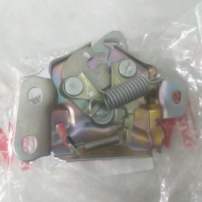 door lock kap mesin ertiga