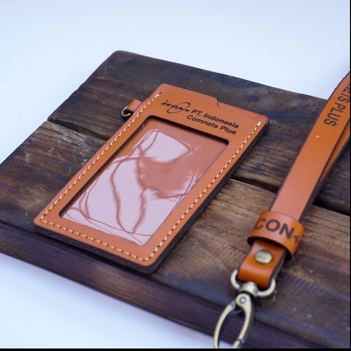 

Name tag id card holder gantungan id card kulit asli