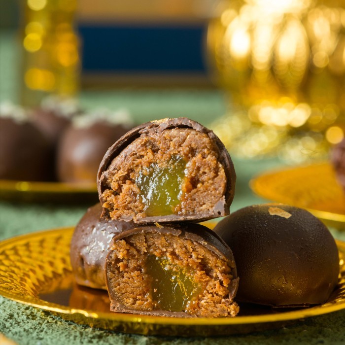 

Luxurious Milk Choco Gold Leaf By Chocaloca New