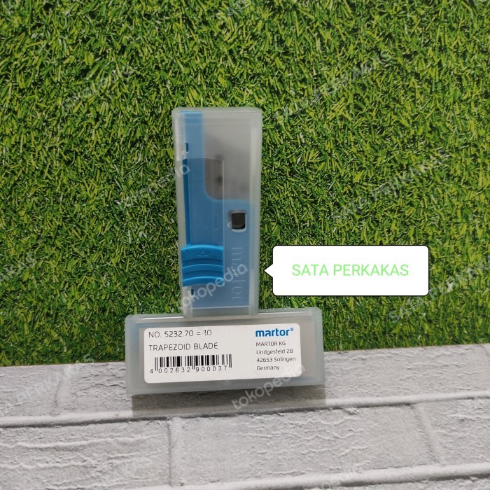 

Refill Cutter Trapezoid Blade NO.5232.70, 1box (10 Pcs) Martor GERMANY