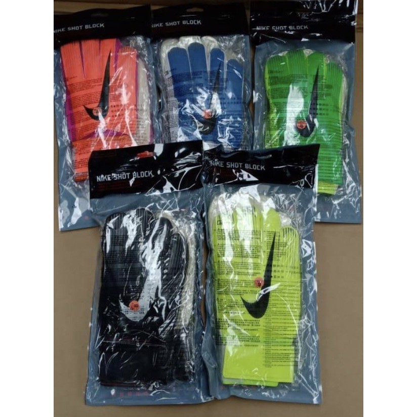 Sarung Tangan Kiper Nike Tulang