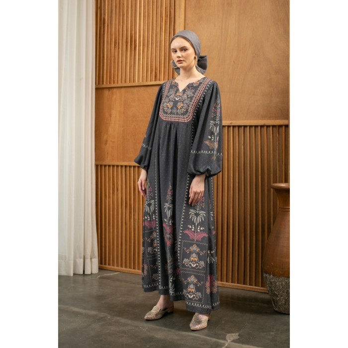 KARIMAKE Wiyaga Dress Color Ebony