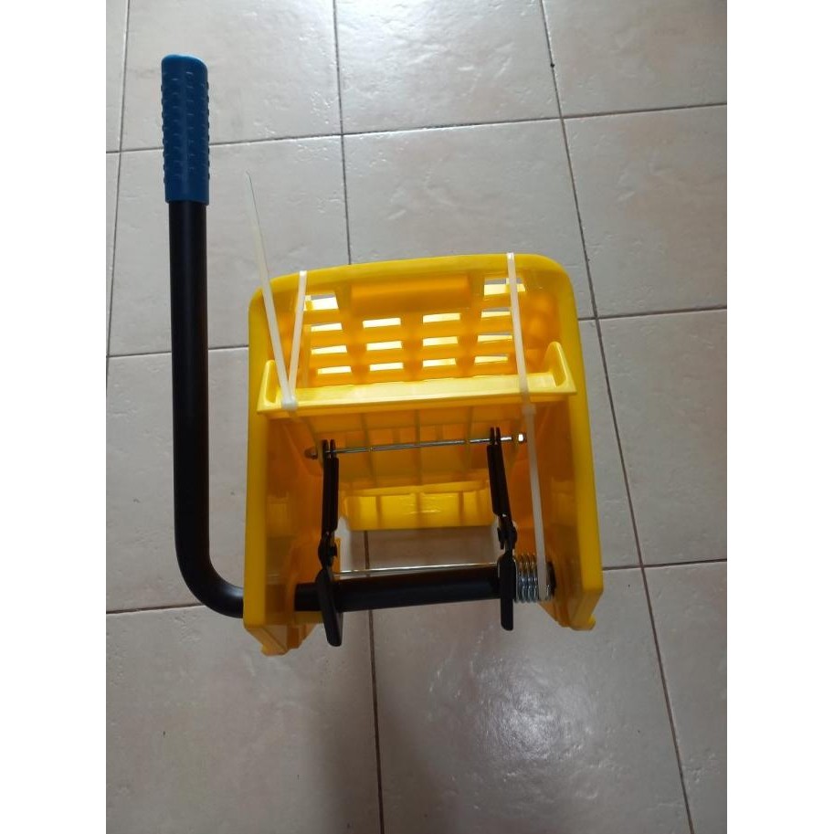 Wringer Mop Bucket / Alat Pemeras Kain Pel - Double Bucket Amairahsaidah