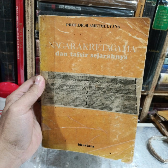 

KAKAWIN DESA WARNNANA UTHAWI NAGARA KRTAGAMA MASA KEEMASAN MAJAPAHIT