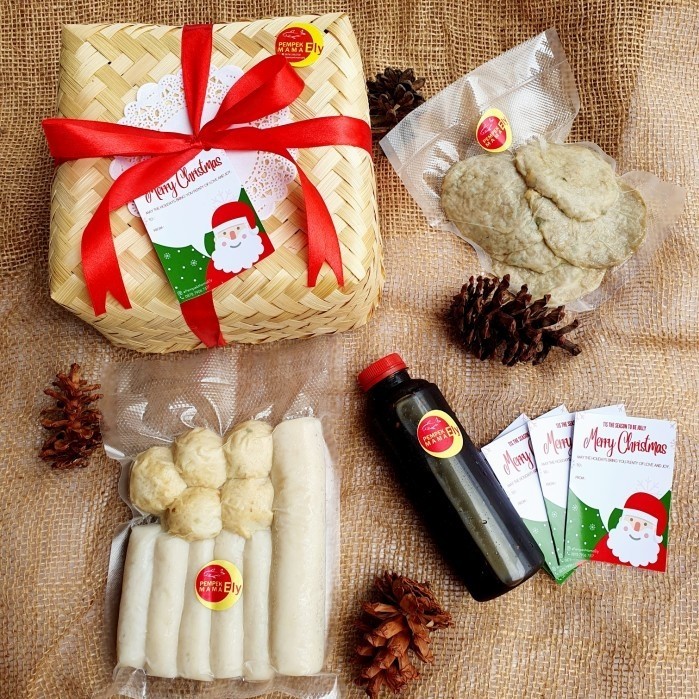 

Parsel natal hampers box hadiah christmas Pempek HALAL asli Tenggiri