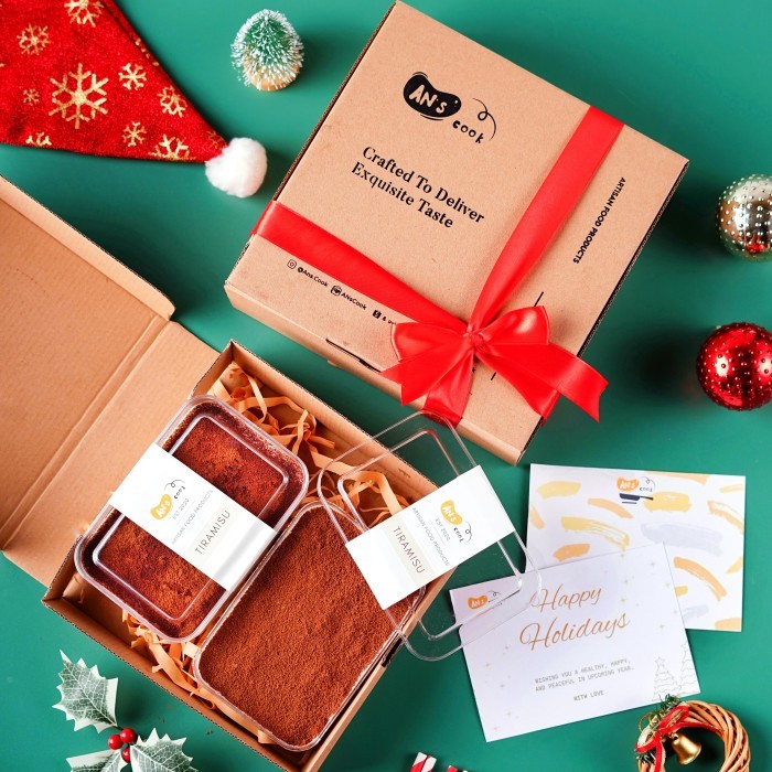 

CHRISTMAS HAMPERS TIRAMISU CAKE DESSERT BOX . PARSEL NATAL / NEW YEAR PARCEL