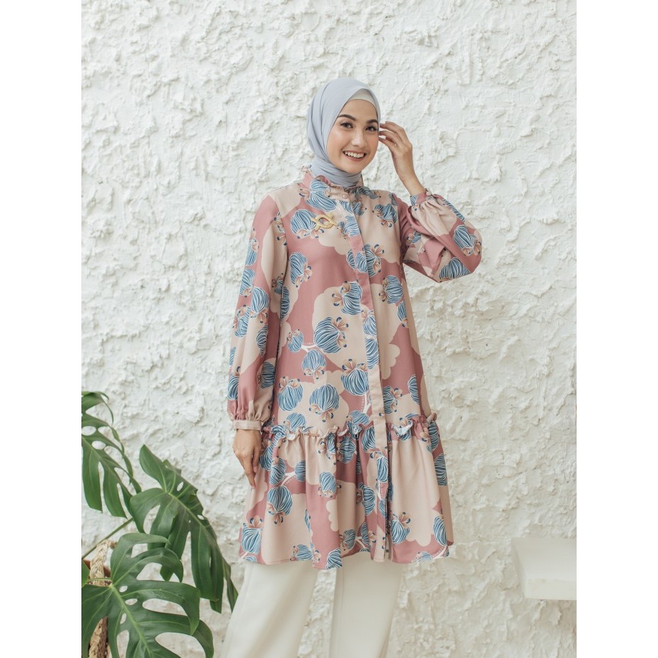 

MURAH Samara Tunic in Cinnamon - Wearing Klamby