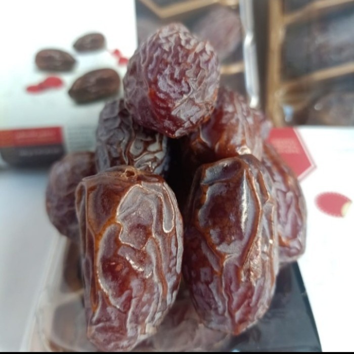 

Cuci Gudang Kurma Medjool Jumbo Palestina 1Kg / Kurma Menjol / Kurma Medjol 1Kg