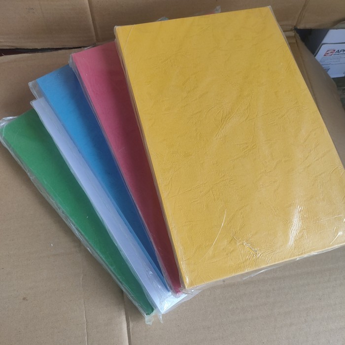 

kertas cover A4 / F4 harga 1 pack