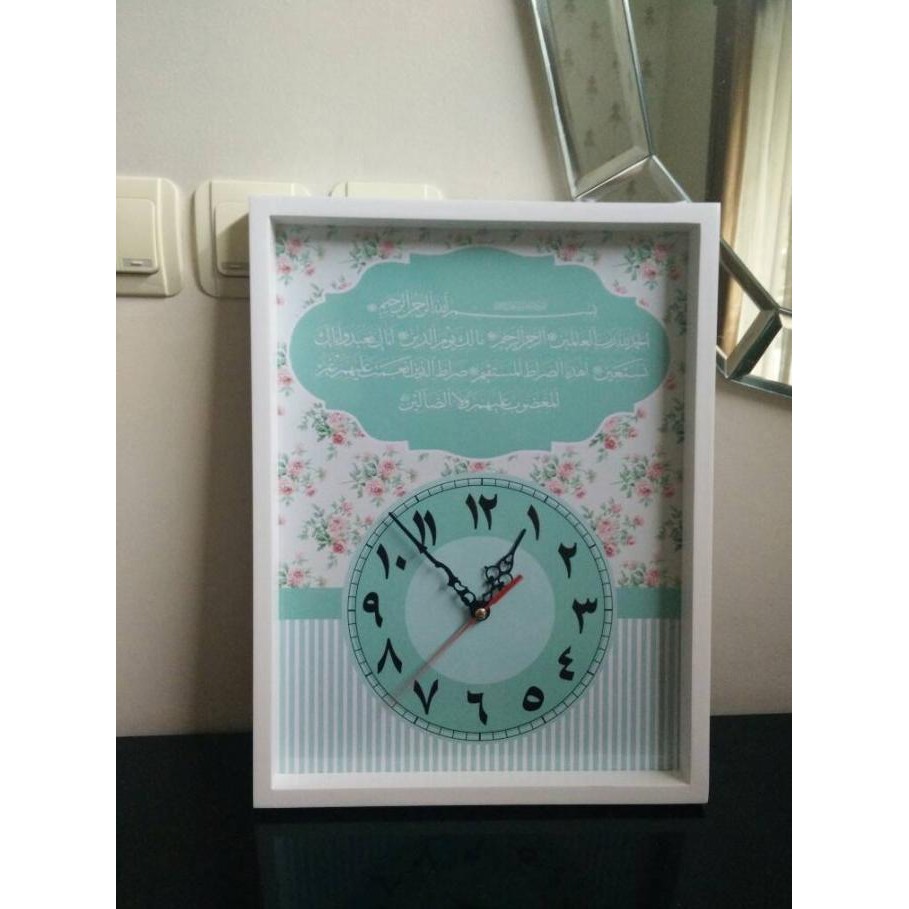 

hiasan dinding jam kaligrafi surat alfatihah uk 30x40 shabby chic
