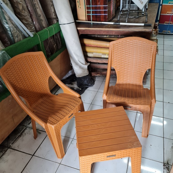 Set Kursi Plastik Napolly