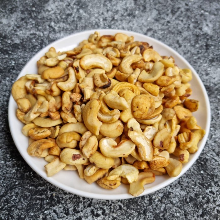 

MURAH Kacang Mede Patahan Mede Pecahan Mede Belah 2,4,6 berat 1kg