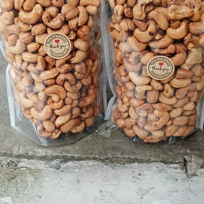 

SALE kacang Mede utuh 500 gram matang