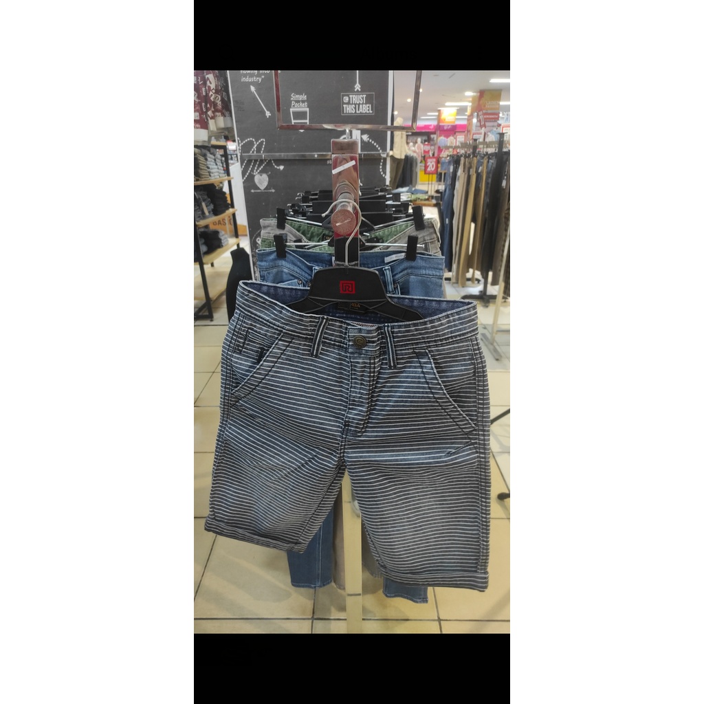 CELANA PENDEK PRIA EMBA CLASSIC