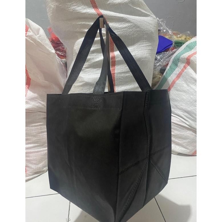 

BISACOD (1 PACK = 60 PCS) GOODIE BAG TAS HAJATAN 22x22 CM TINGGI 25 CM / TAS NASI BOX / TAS HAJATAN KOTAK NASI / TAS WALIMATUL / TAS SPUNBOND TERLARIS / TAS SUNBOND SOUVENIR TERMURAH / TAS SEMINAR / TAS RAMAH LINGKUNGAN ta-70