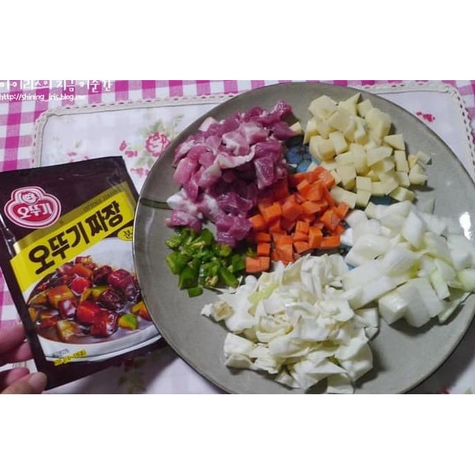 

Jjajang Sauce 300g Bumbu Saus Kedelai Hitam Jajang Korea Bumbu Kacang BS01