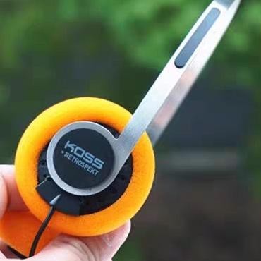 Vintage Headphone Simple Elegant Retro