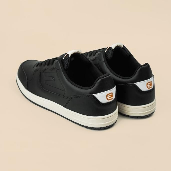 Sepatu Sneakers Footwear Emba Shuffle Black