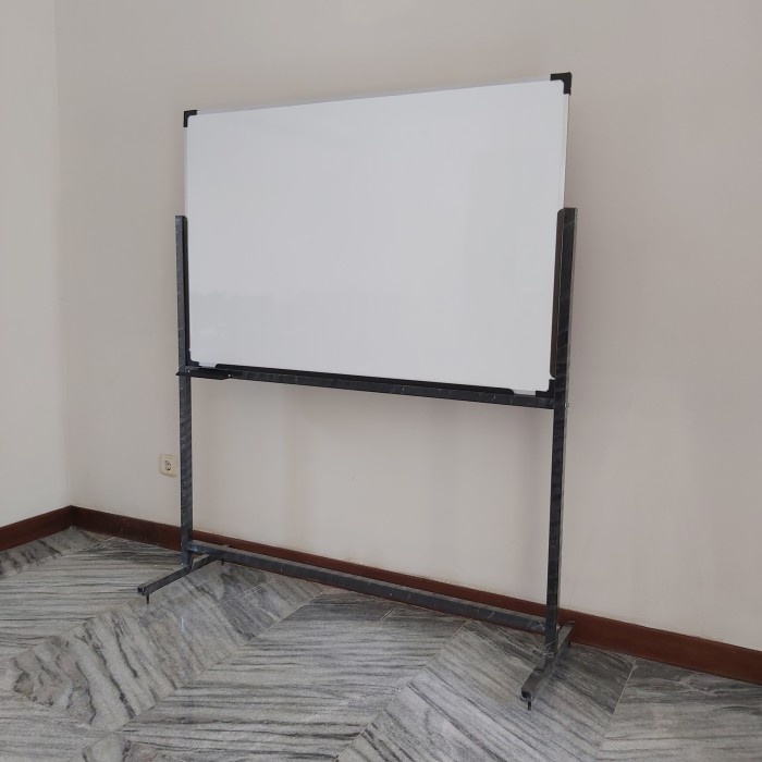 

TERBARU! white board kaki roda 90x120