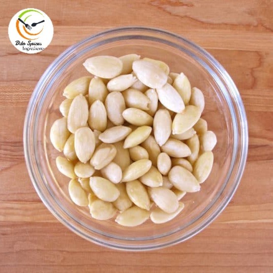 

Almond Blanched 1kg / kacang almond kupas mentah