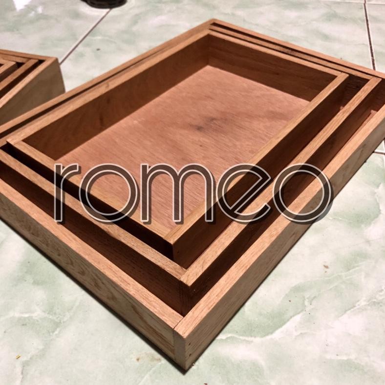 

ORIGINAL Kotak Seserahan Kayu 1 Set Tutup Mika Tebal Hias Tile dan Siku Style Rustic ku-143