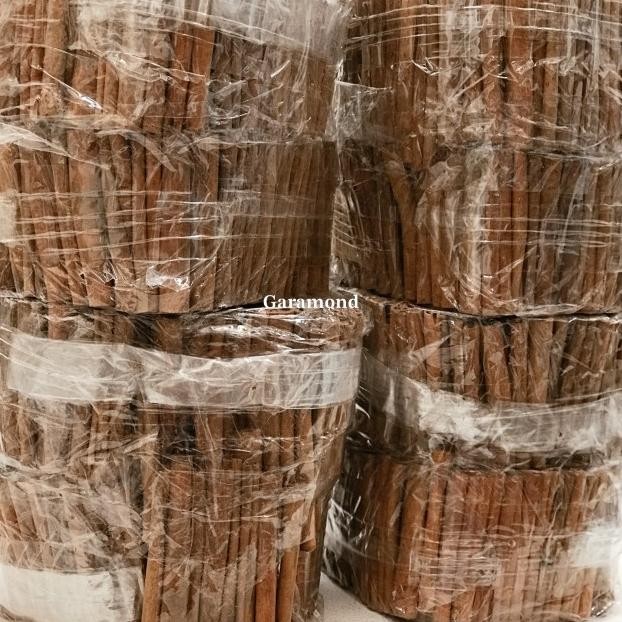 

Kayu Manis Batang / Cinnamon Sti - 500Gr & 1Kg