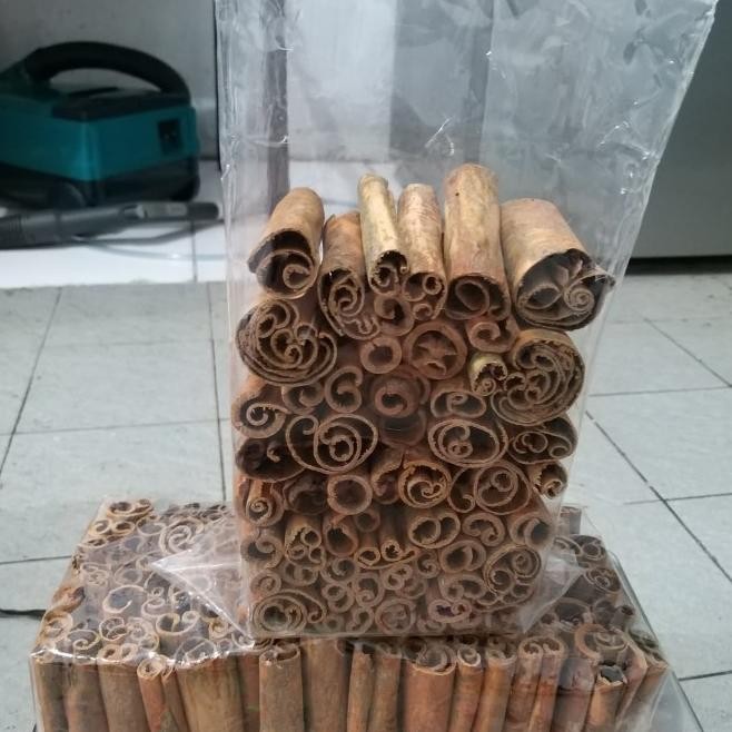 

Kayu Manis / Cinnamon Sti 1Kg