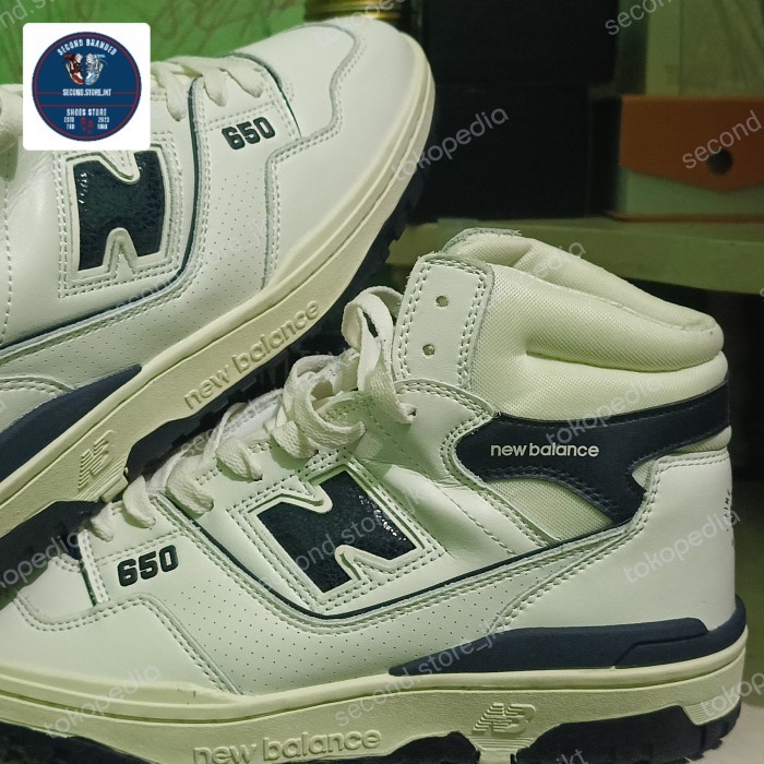 SEPATU NB 650