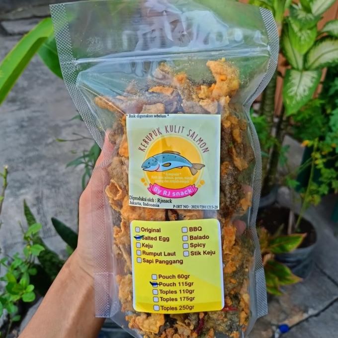 

Keripik Kulit Ikan Salmon Salted egg Pouch 110gr Cemilan Gurih Enak [terbaik]