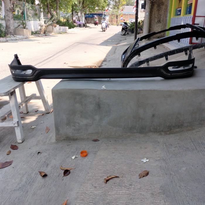 BODYKIT BELAKANG VENTURER 2021