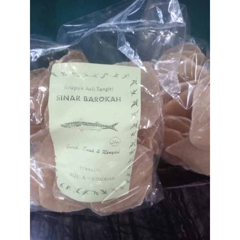 

KRUPUK TENGIRI ENAK DAN RENYAH DIBUAT TANPA BAHAN PENGAWET DAN KIMIA