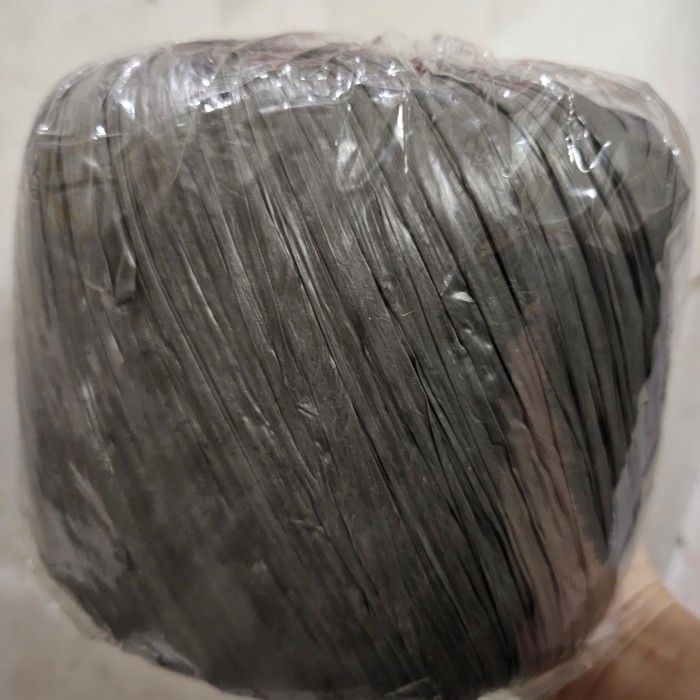 

Beli - Tali Rapia 5Ons/Tali Rafia Rapiah/Tali Plastik Hitam 500 Gram/Tali Pp