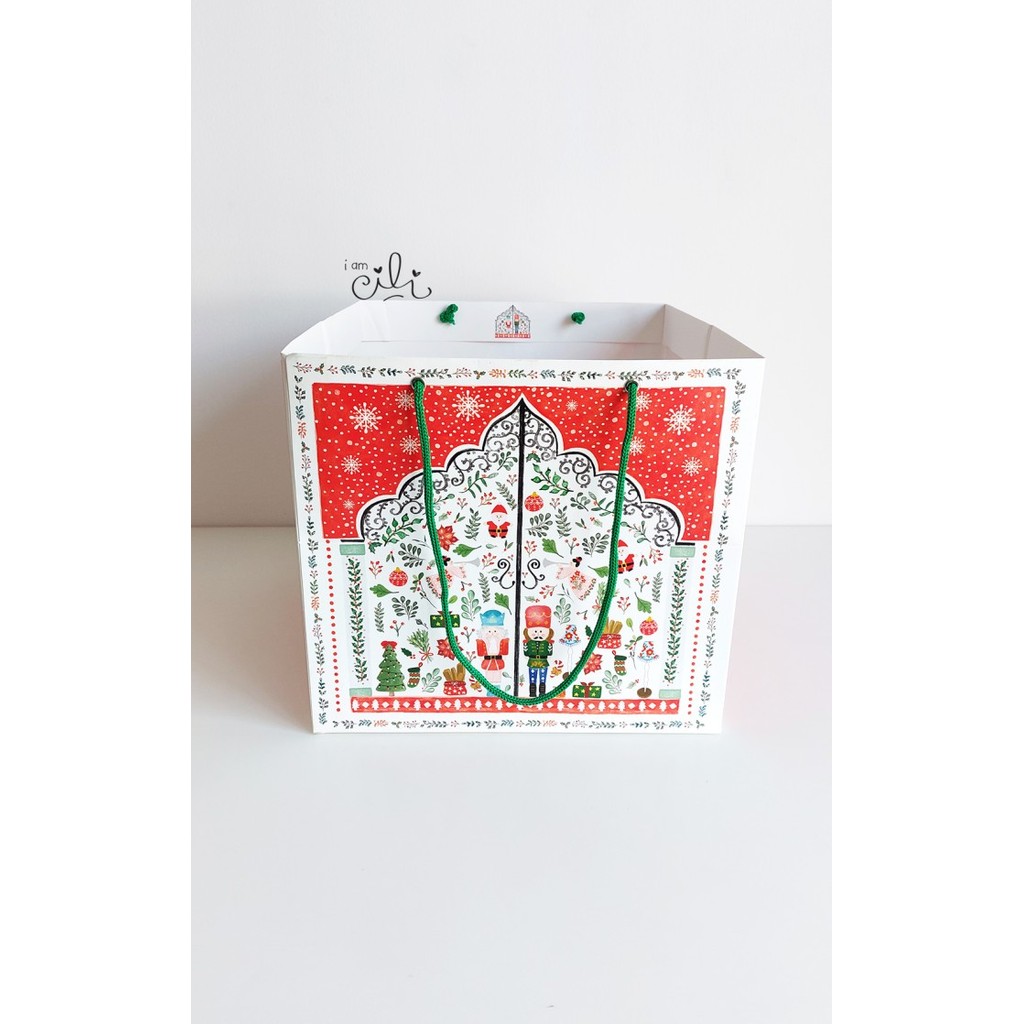 

(Paperbag Chiara27) Paperbag Natal / Merry Christmas 27X27X25 Terbaik