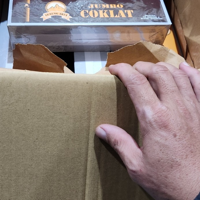 

coklat jumbo 10bungkus = 120btg