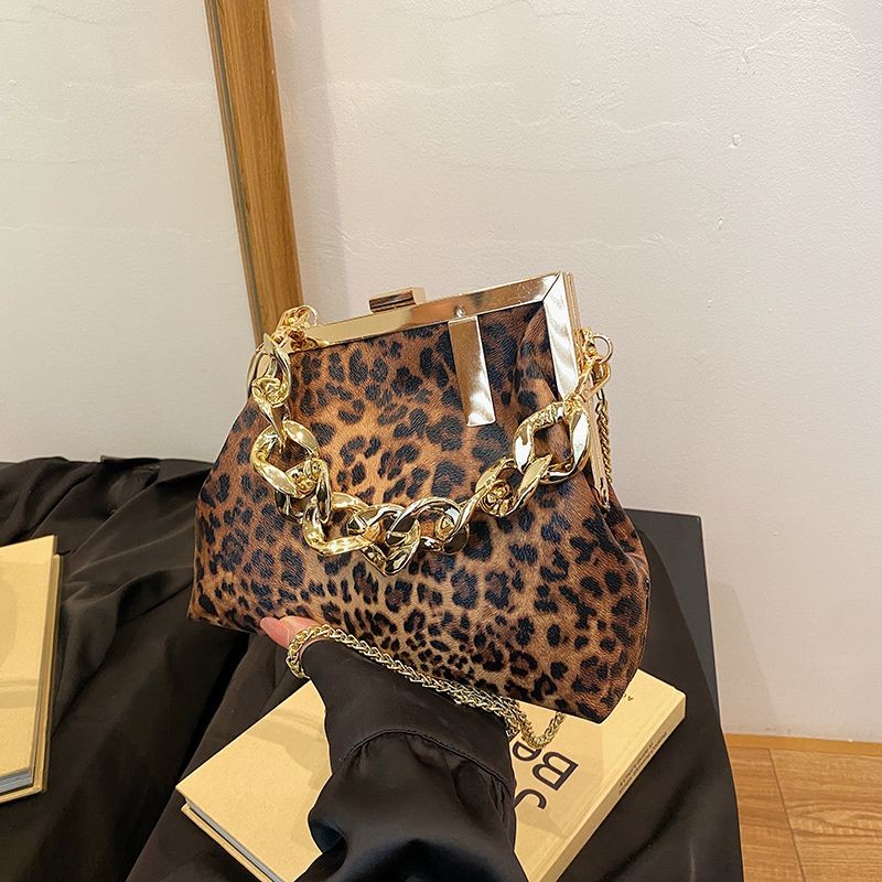 Tas Pinggang Wanita, Kepribadian Kelas Tinggi Motif Macan Tutul