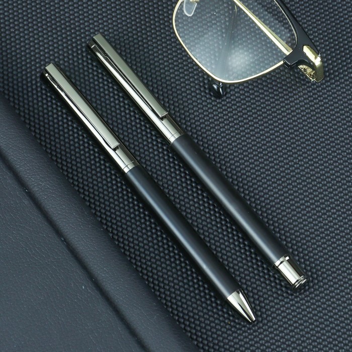 

Terbaru 1 Premium Pen Set with Ballpoint and Gel Pens,Elegant Design, Comfortable Grip,2 Gift Box