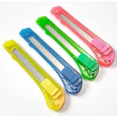

CUTTER PLASTIK BIASA