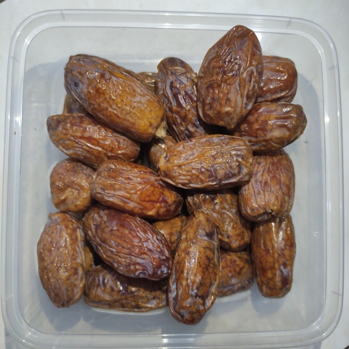 

Jamin Murah 1Kg Kurma Medjool Jumbo Merk Terbagus Buah Kurma Lembut Terlaris