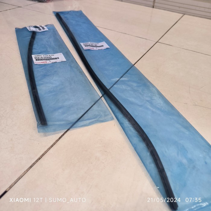 sepasang karet wiper original toyota sienta rubber wiper sienta