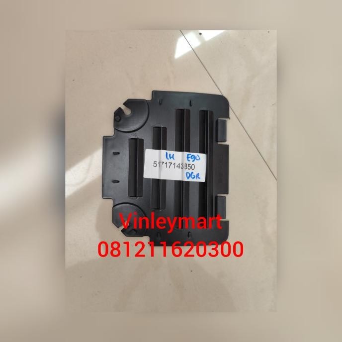 COVER TUTUP INNER FENDER DEPAN KANAN BMW E90